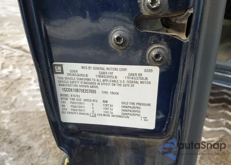 2005 Chevrolet Silverado 1500 Z71 z USA, uszkodzony, nr VIN 1GCEK19B75E257693